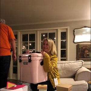 Meet your Posher, Pamela